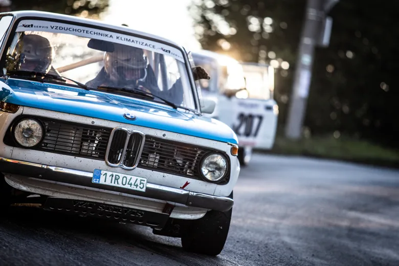 BMW 2002 — fotografie z původního webu