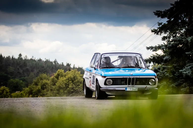 BMW 2002 — fotografie z původního webu