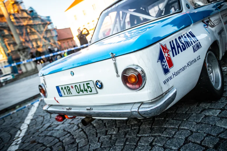 BMW 2002 — fotografie z původního webu