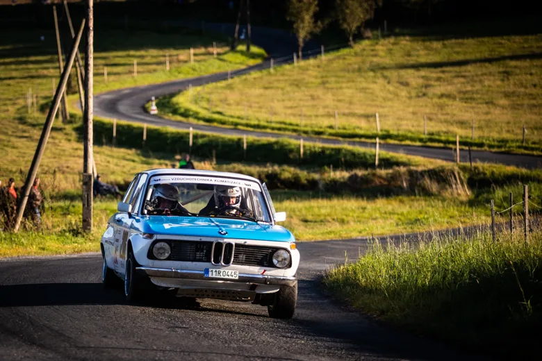 BMW 2002 — fotografie z původního webu
