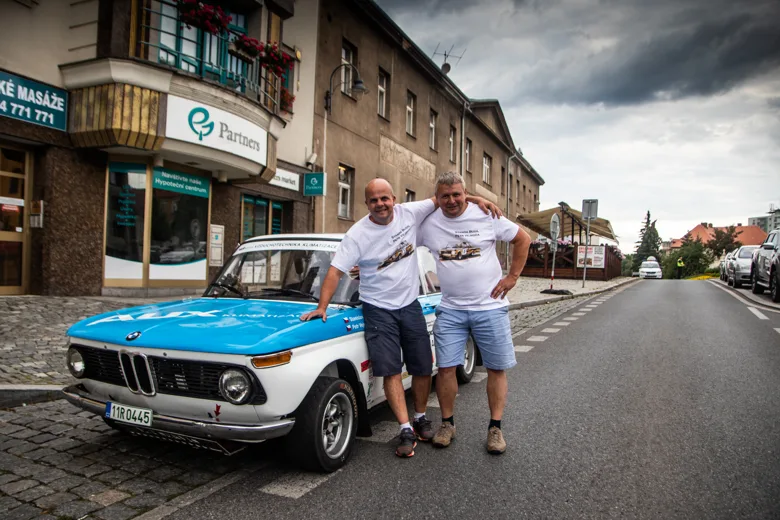 BMW 2002 — fotografie z původního webu