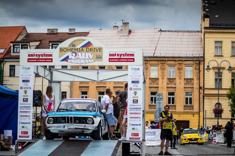 BMW 2002 — fotografie z původního webu
